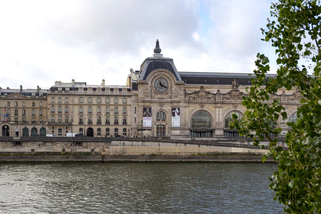 Orsay-Museum-river-paris-france フランス・パリのオルセー美術館