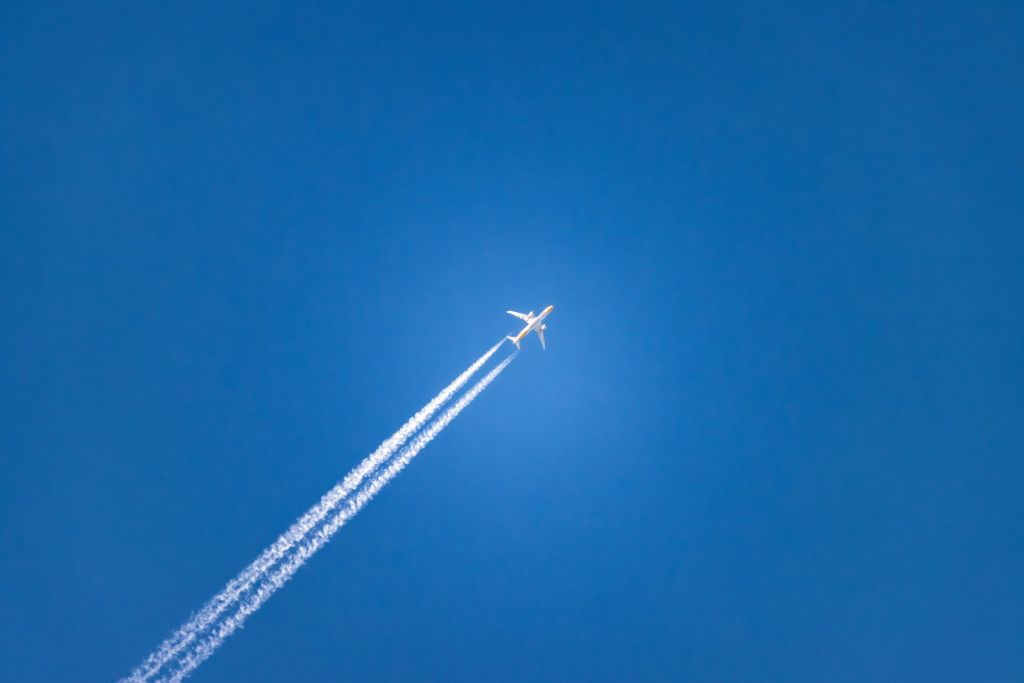 air-contrail 飛行機と飛行機雲
