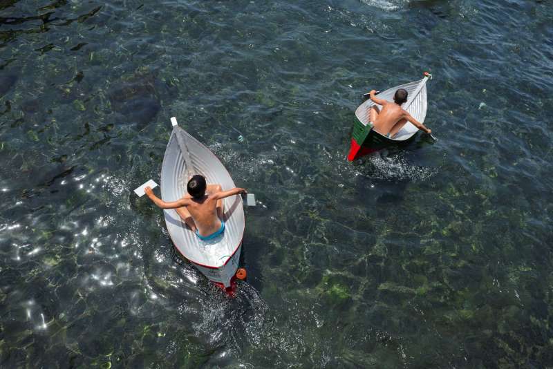 カルメンの日のお祭りのボートレース