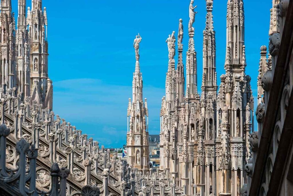 イタリア・ミラノ大聖堂の尖塔