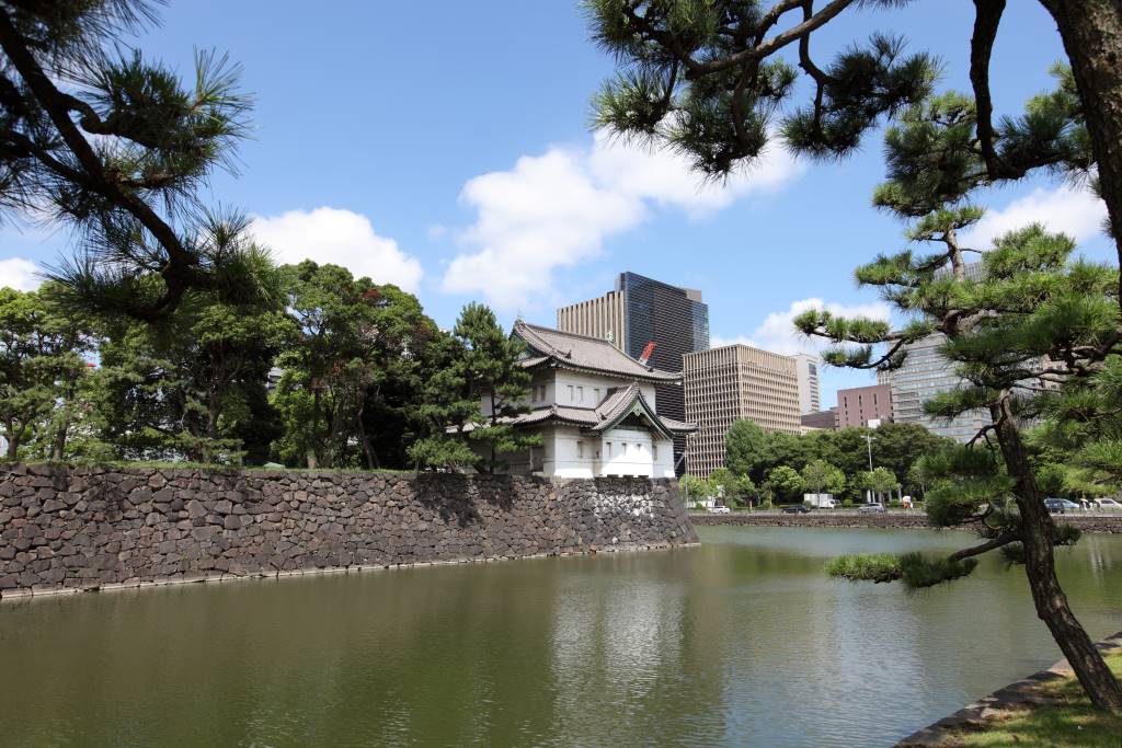 東京の皇居のお濠