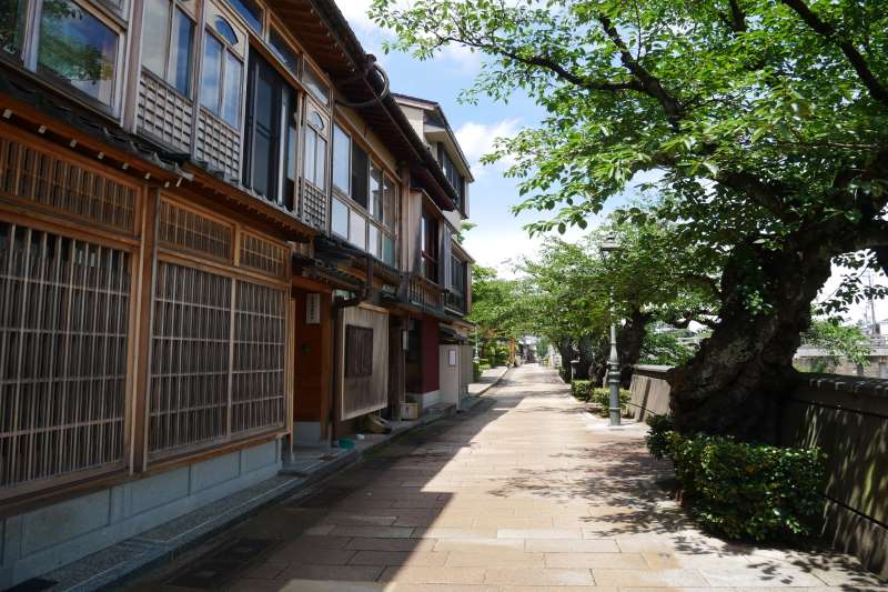 金沢の主計町茶屋街