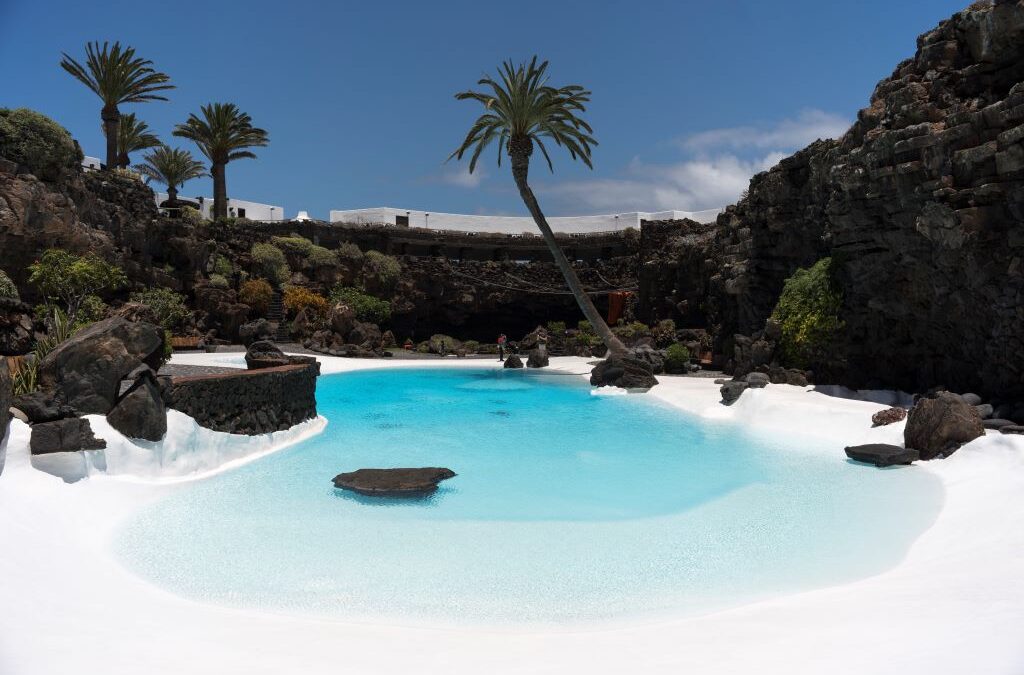 神秘な洞窟！ランサローテ島のハメオス・デル・アグア(Jameos del agua)