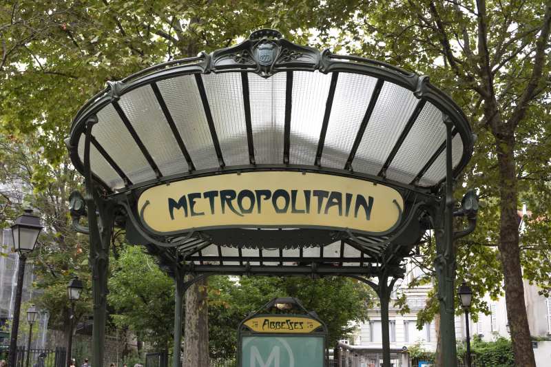 フランス・パリの地下鉄の入口