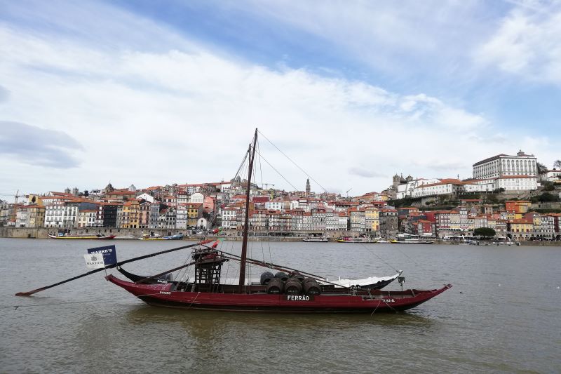 ポルトガルのポルトのワイナリー通り