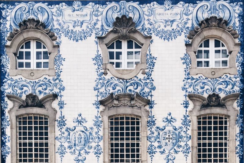 ポルトガルのポルト、カルモ教会の壁画