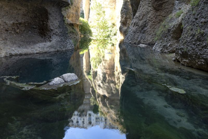 スペイン・ロンダのカサ・デル・レイ・モラの井戸からの景色