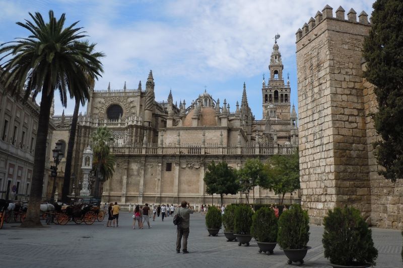 スペイン・セビリア大聖堂前