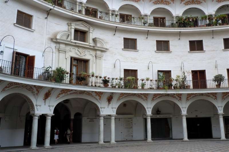 セビリアのカビルド広場