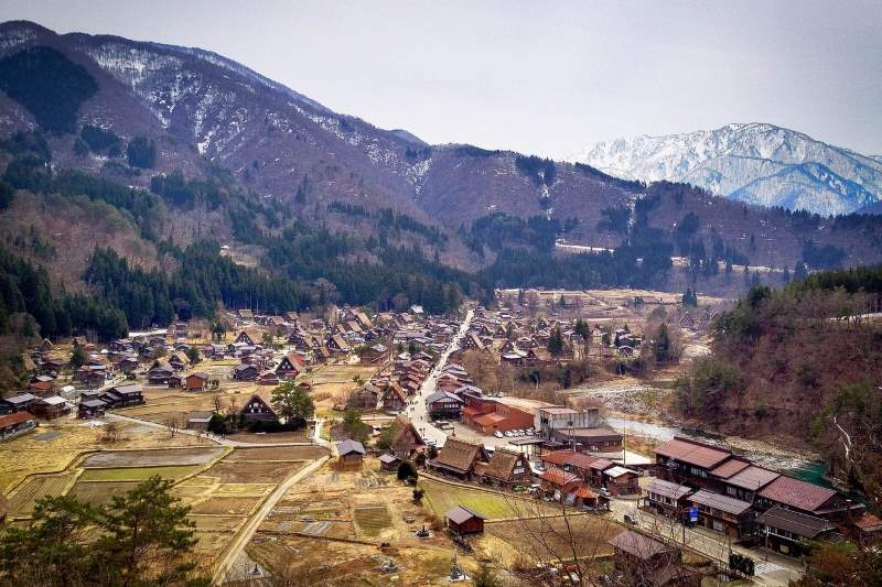 岐阜県・白川郷の展望台からの眺め