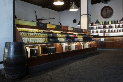 ランサローテ島のワイナリーのラ・ヘリアの店内